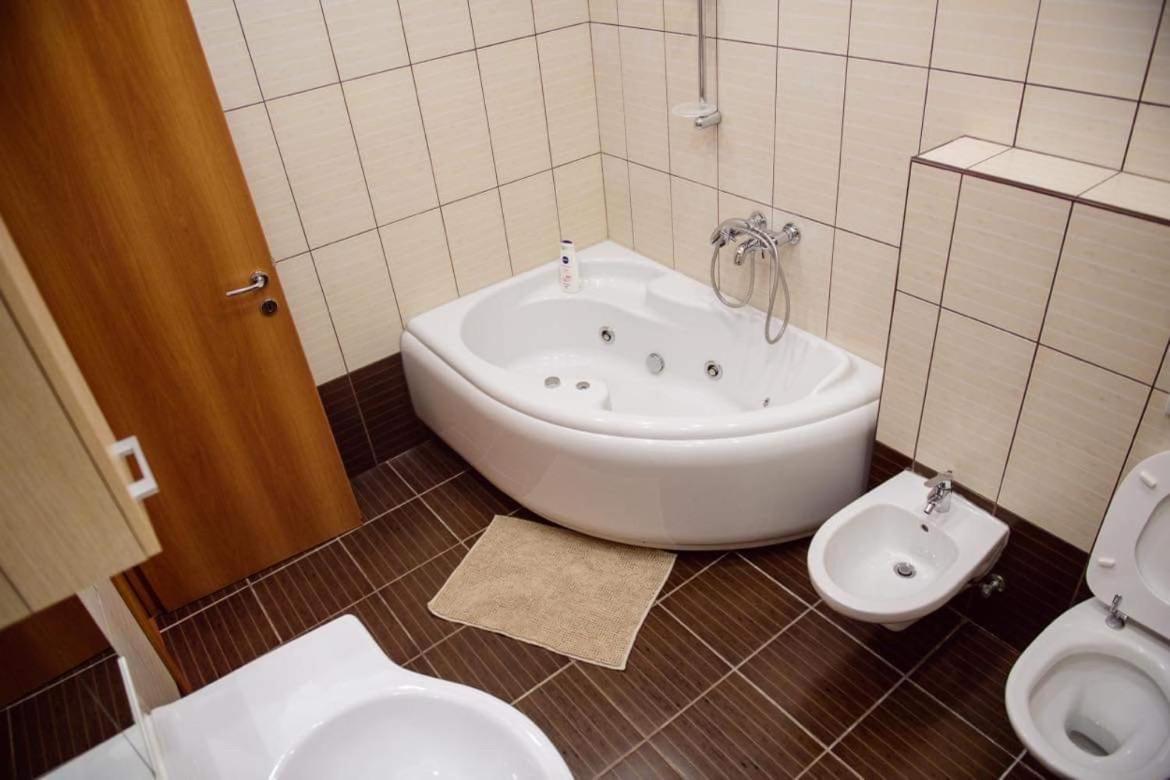 Sadara Sea Breeze Apartment Năvodari Exterior foto